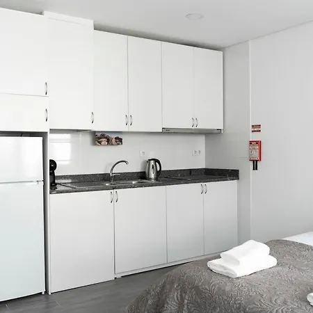 Almada Downtown 301 דירה