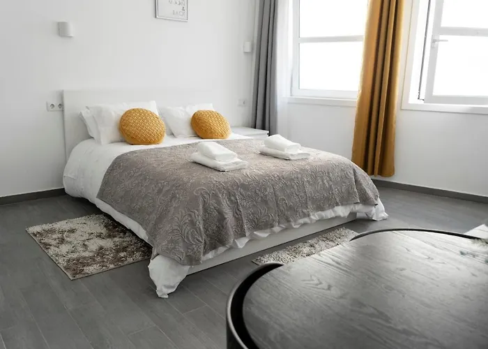 Almada Downtown 301 * Porto